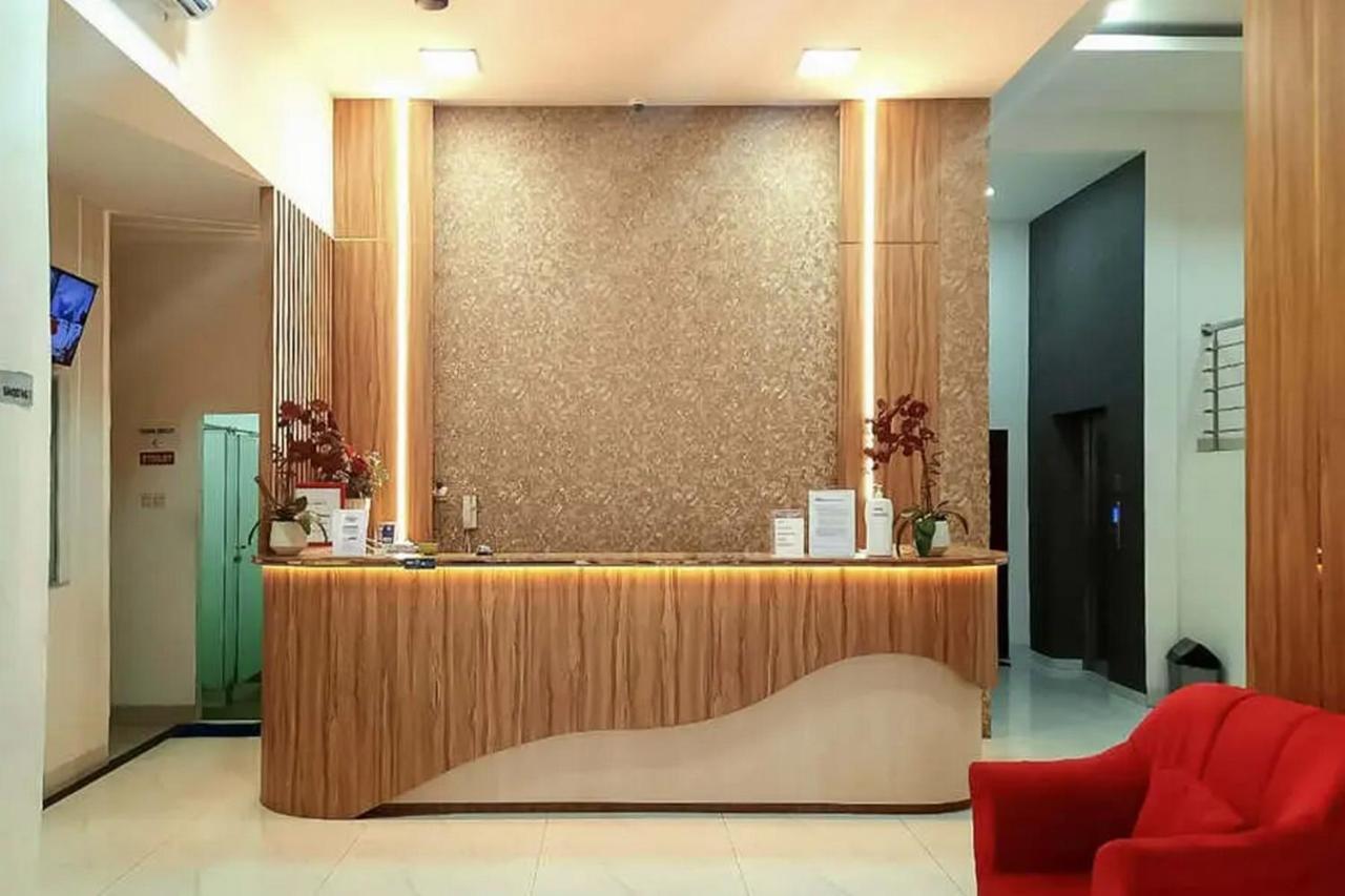 Reddoorz Plus @ Cemara Asri Medan Luaran gambar